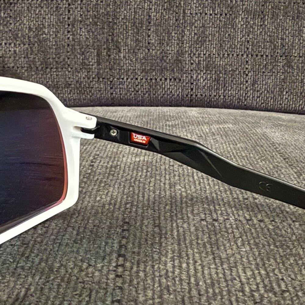 (OO9406) Oakley Sutro PRIZM Polarized White Frame Gold Lenses - Picture 7 of 12